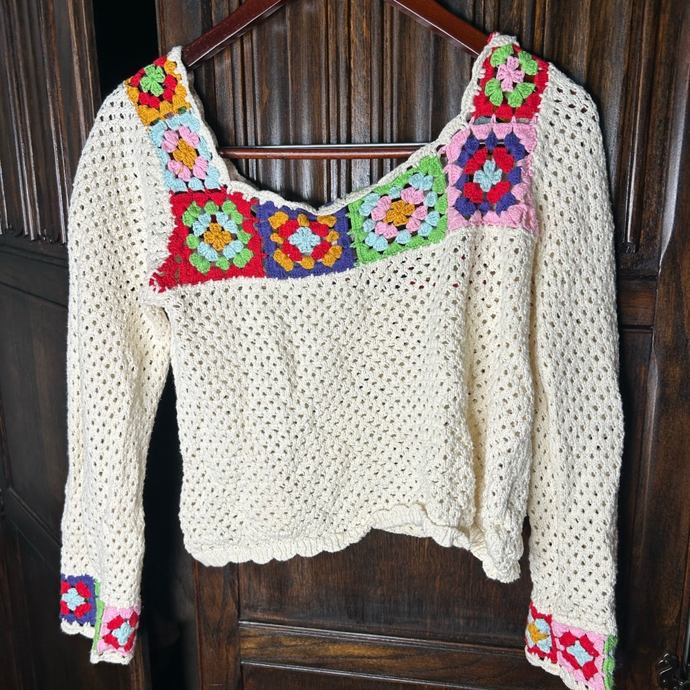 Cropped Crochet Knit Sweater with Colorful Floral Accents